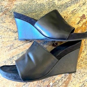 Aerosoles Black Wedge Sandals 9.5M